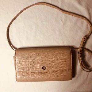 Tory Burch Women’s Cream Leather Shoulder Bag Flap with strap  5x8” cleaned